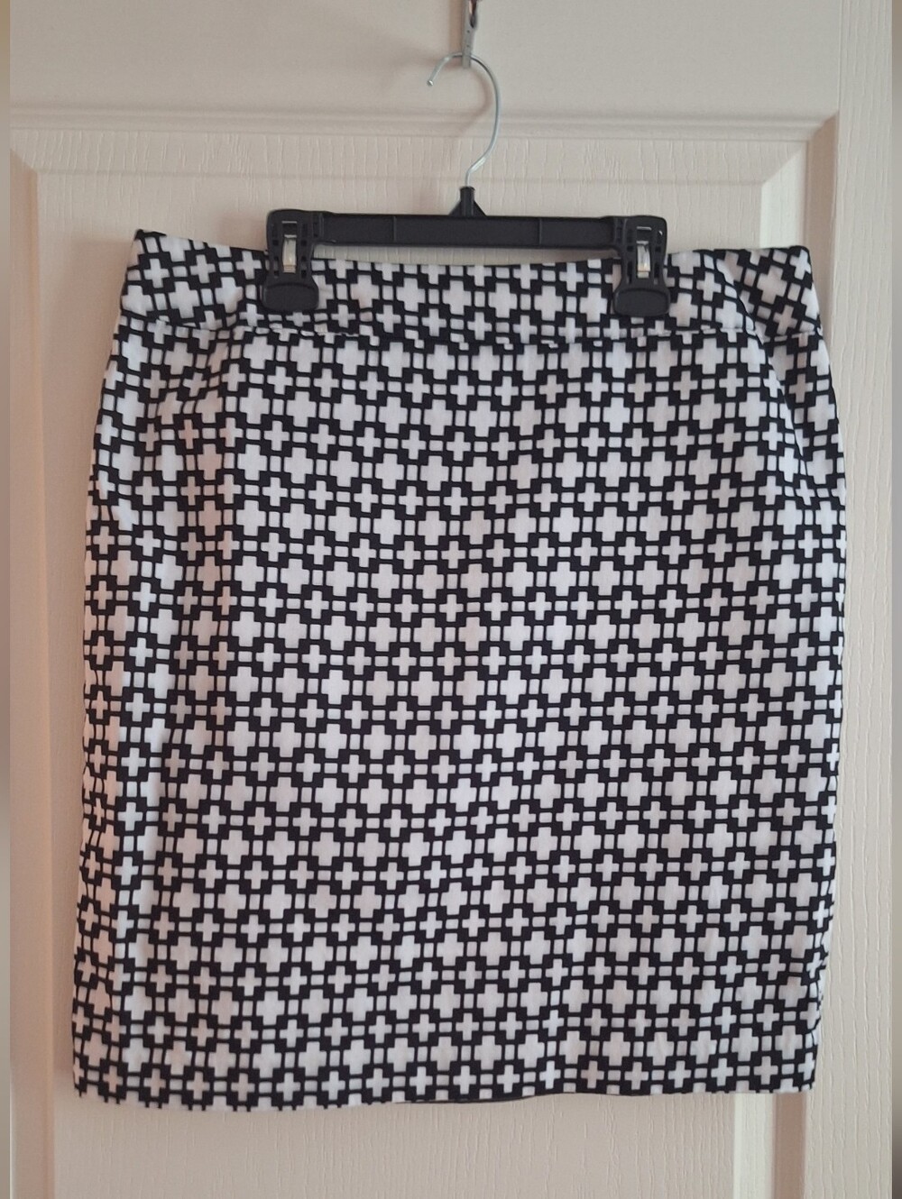 Cynthia Rowley Black & White Cross-Print Pencil Skirt